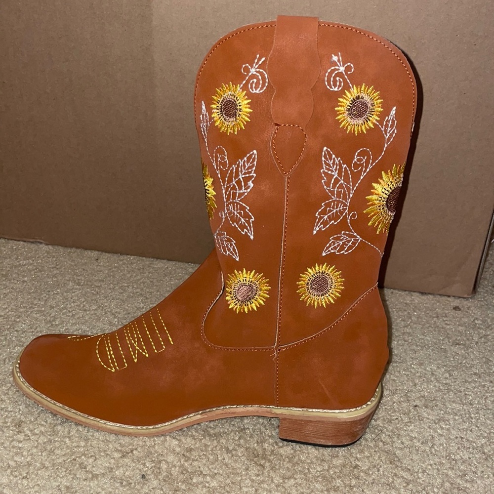Sunflower Cowgirl Boots | Brown | Size 7